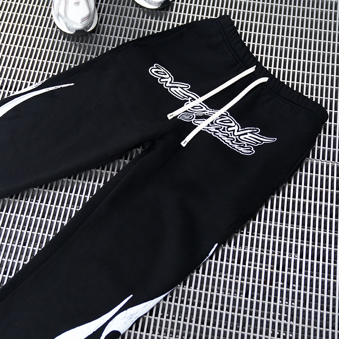 WORLD TOUR JOGGERS BLACK / WHITE
