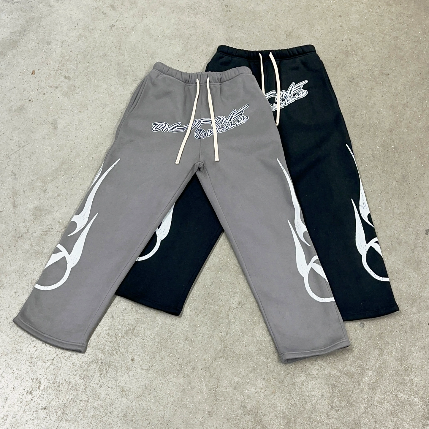WORLD TOUR JOGGERS GREY / WHITE